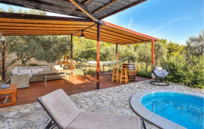 2 Bedroom Stunning Home In Kastel Kambelovac